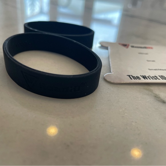 Lot of Road ID silicone bands in XS to S to S/M - Picture 5 of 6